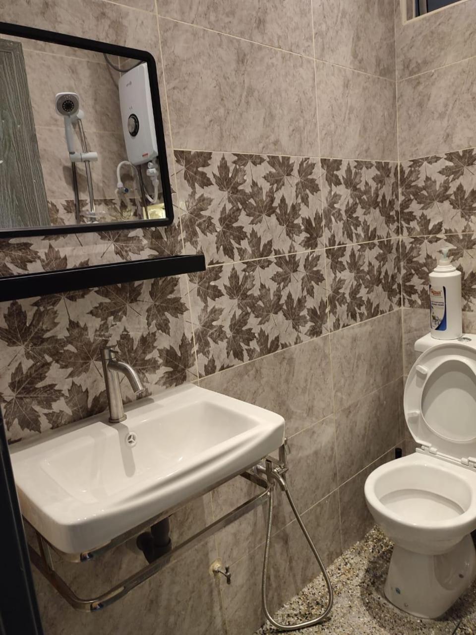 Adik Aisyah Muji Pistachio Homestay Cameron Highlands Tanah Rata Exterior foto